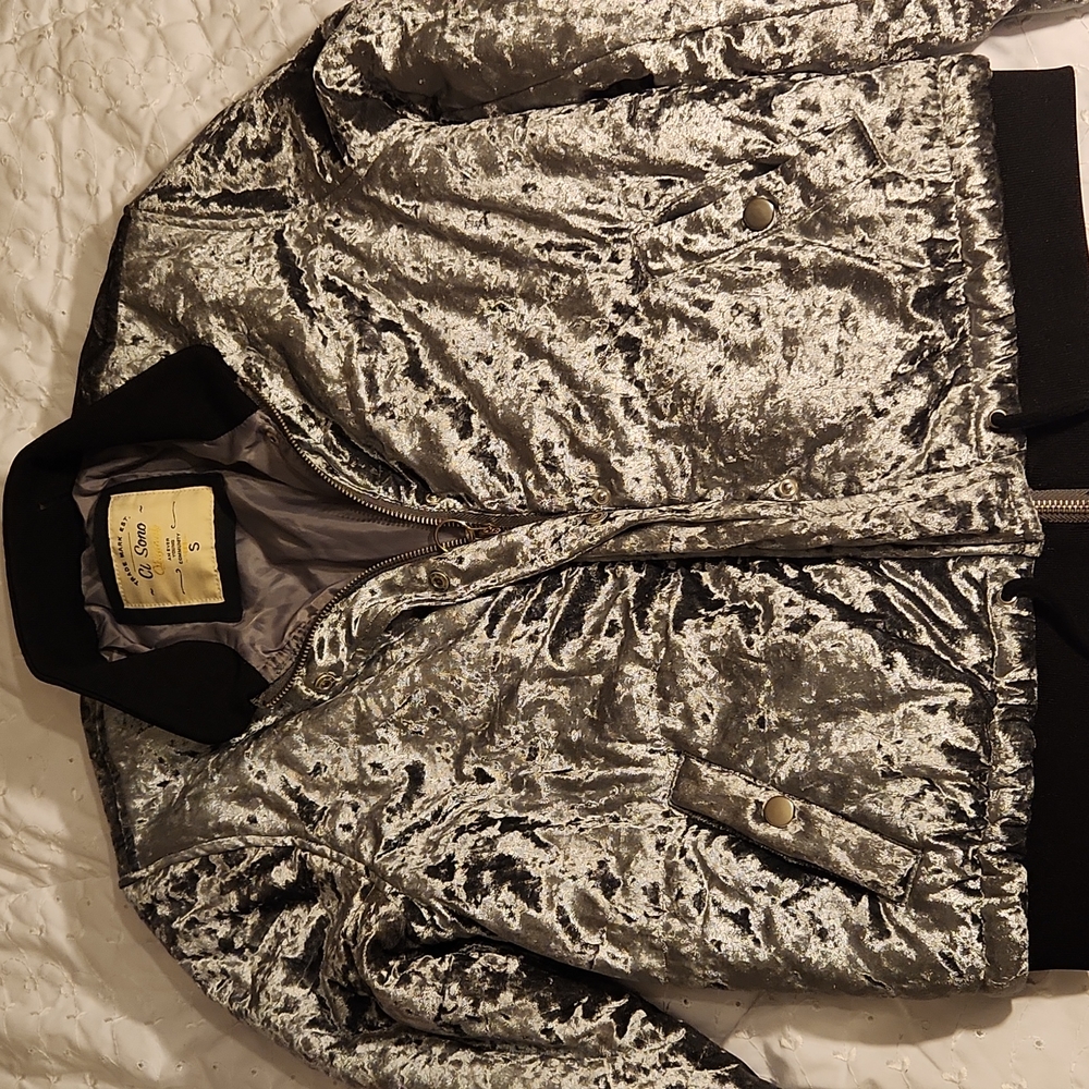 Ci Sono silver crushed  velvet baseball style size small
